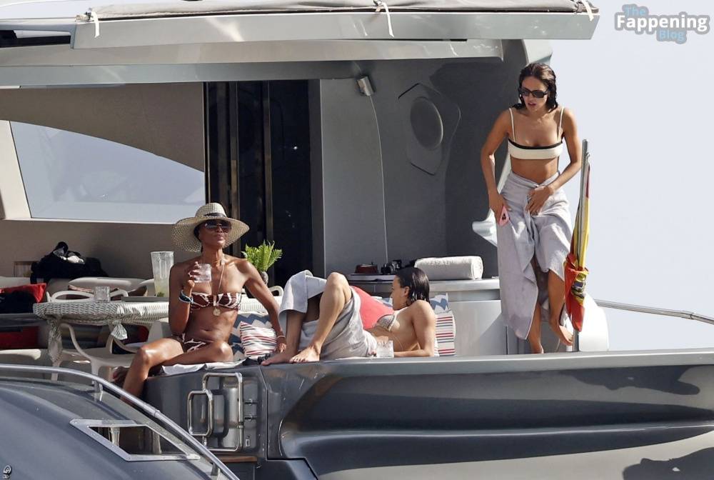 Naomi Campbell, Michelle Rodriguez, Eisa Gonzalez and Afef Jnifen are Seen Out on Holiday in Ibiza (155 Photos) - #2