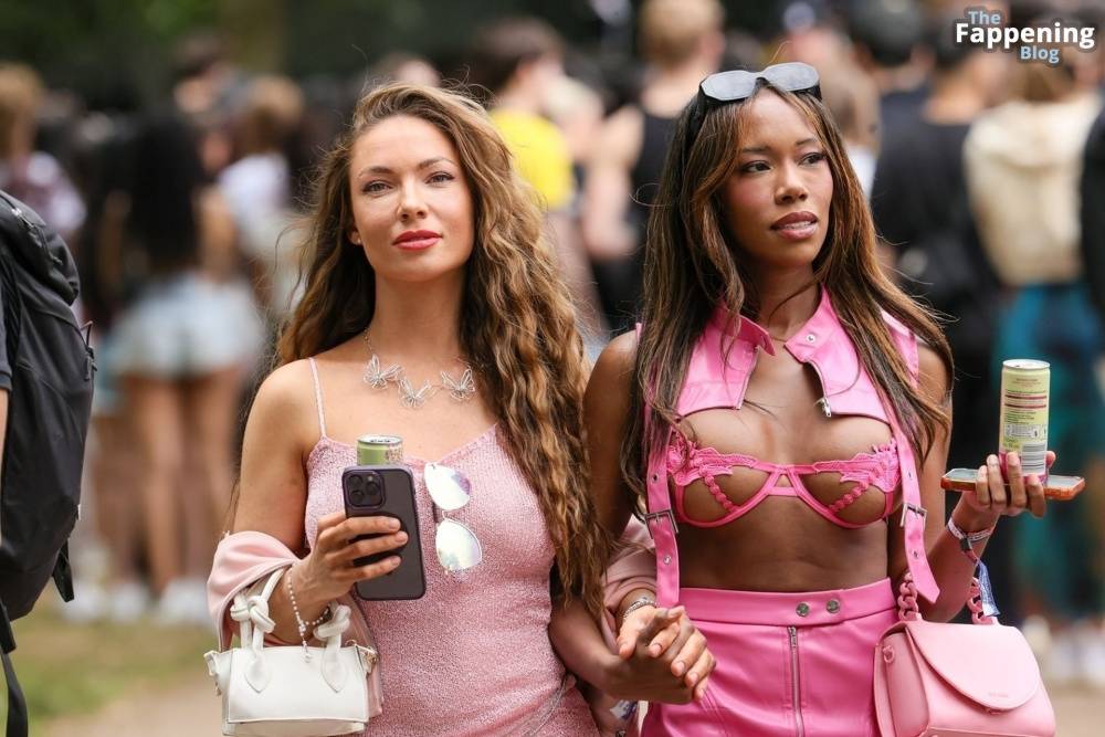 April Banbury & Whitney Hughes Display Their Boobs at Wireless Festival in London (21 Photos) - #21