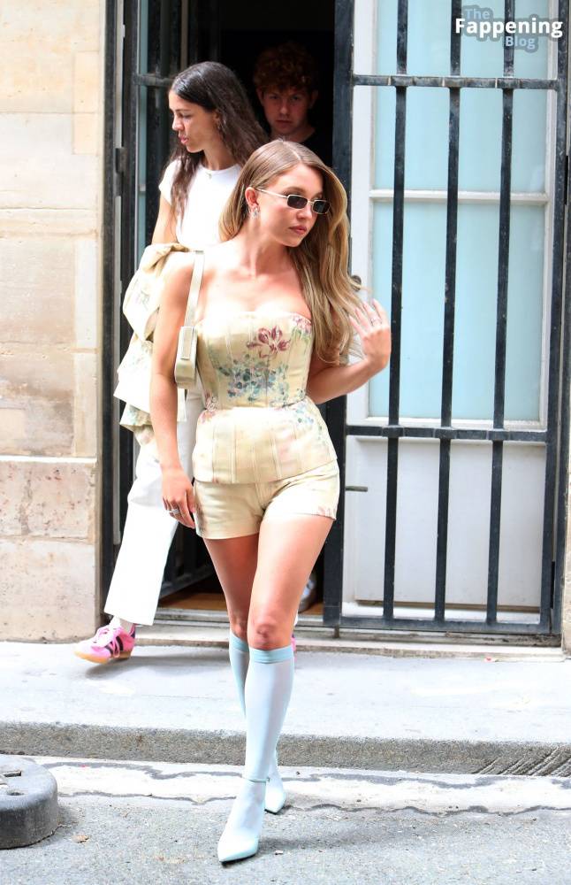 Sydney Sweeney Goes Shopping While in Paris (18 Photos) - #2