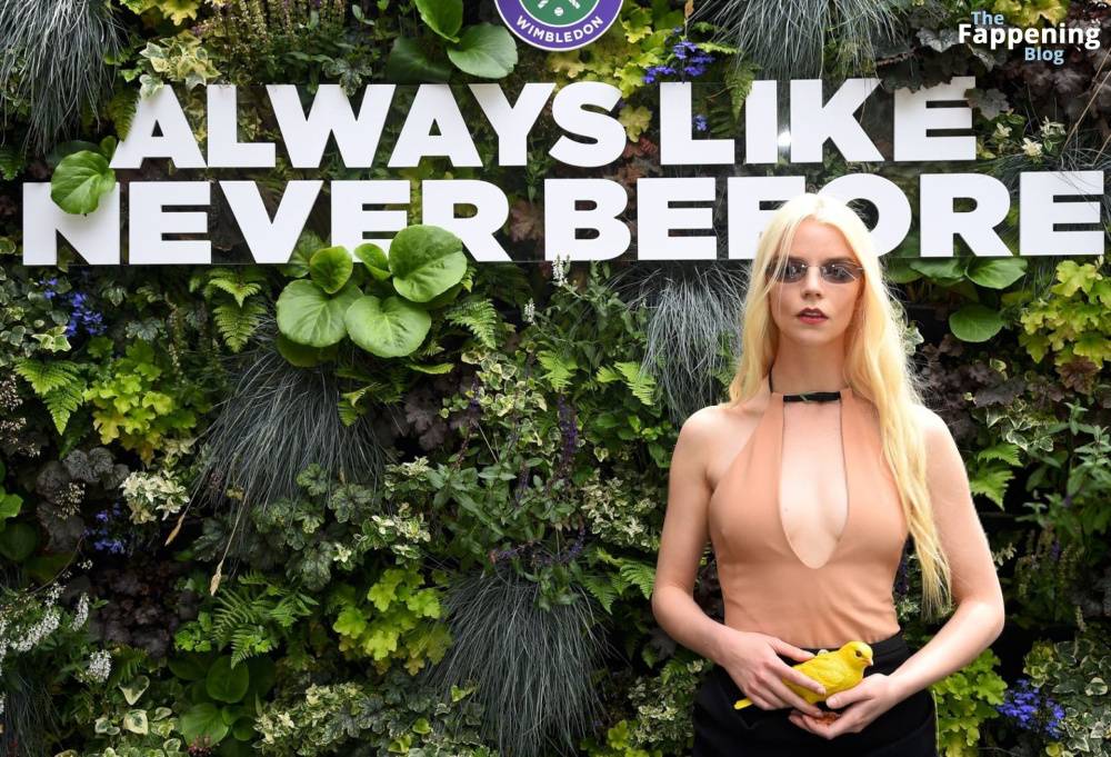 Anya Taylor-Joy & Malcolm McRae Attend The Wimbledon Finals (23 Photos) - #10