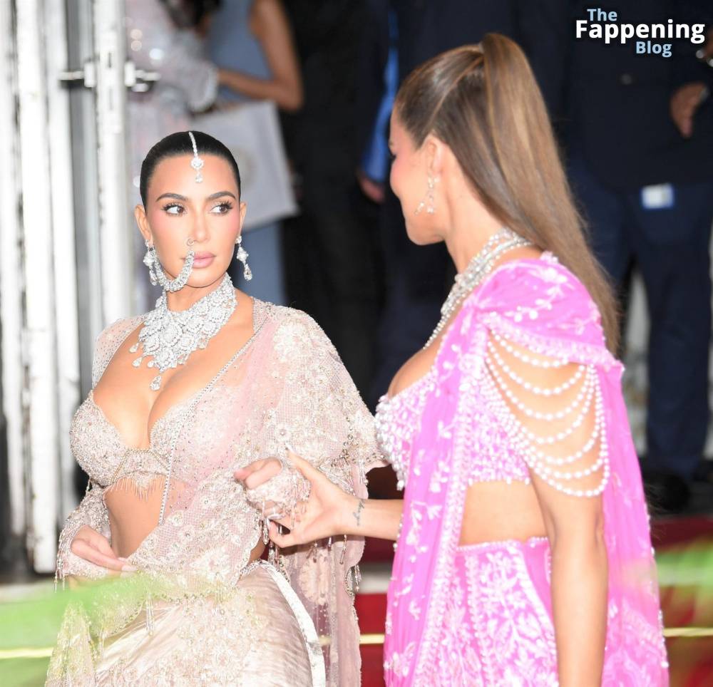 Kim Kardashian & Khloe Kardashian Look Sexy at Anant Ambani’s Wedding (22 Photos) - #13