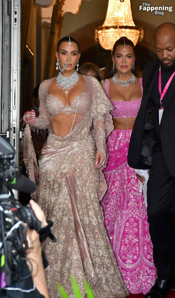 Kim Kardashian & Khloe Kardashian Look Sexy at Anant Ambani’s Wedding (22 Photos) - #17