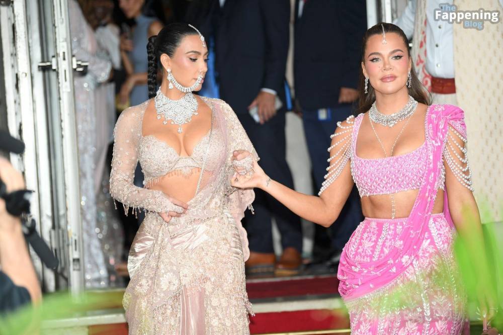 Kim Kardashian & Khloe Kardashian Look Sexy at Anant Ambani’s Wedding (22 Photos) - #11