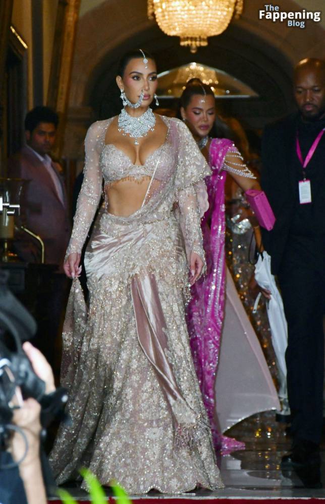 Kim Kardashian & Khloe Kardashian Look Sexy at Anant Ambani’s Wedding (22 Photos) - #16