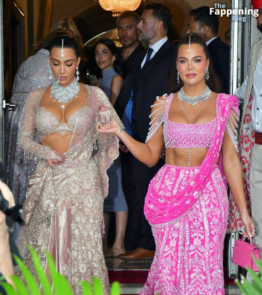 Kim Kardashian & Khloe Kardashian Look Sexy at Anant Ambani’s Wedding (22 Photos) - #20