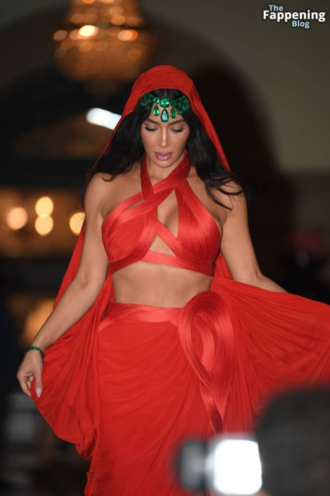 Kim Kardashian Stuns in a Red Dress in Mumbai (33 Photos) - #25