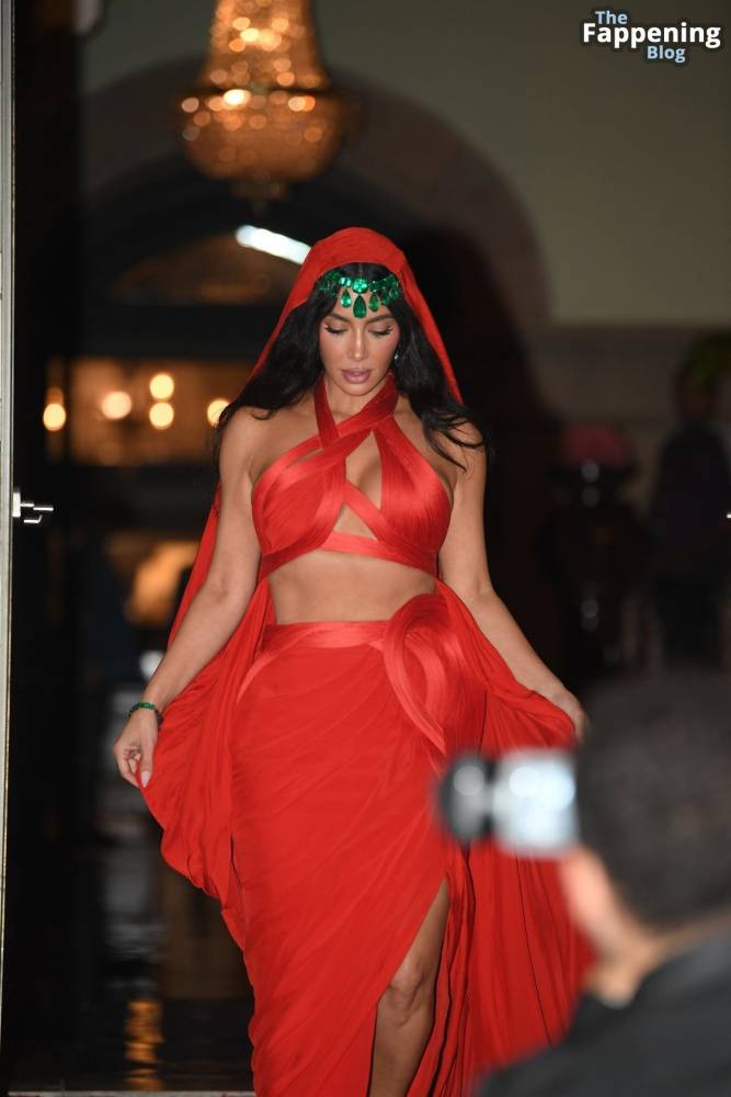 Kim Kardashian Stuns in a Red Dress in Mumbai (33 Photos) - #22