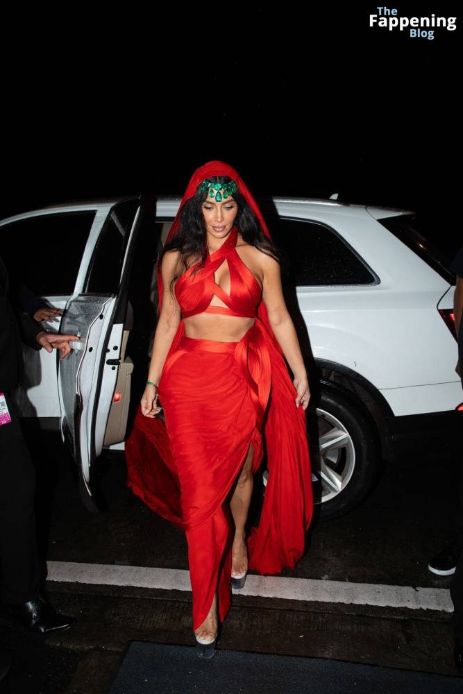 Kim Kardashian Stuns in a Red Dress in Mumbai (33 Photos) - #14