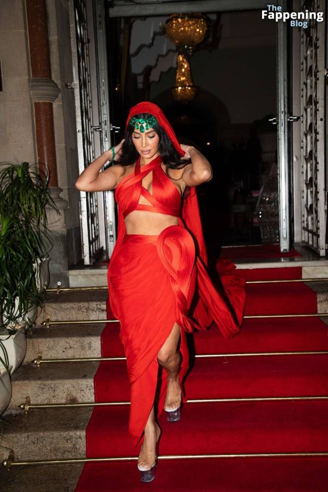 Kim Kardashian Stuns in a Red Dress in Mumbai (33 Photos) - #6