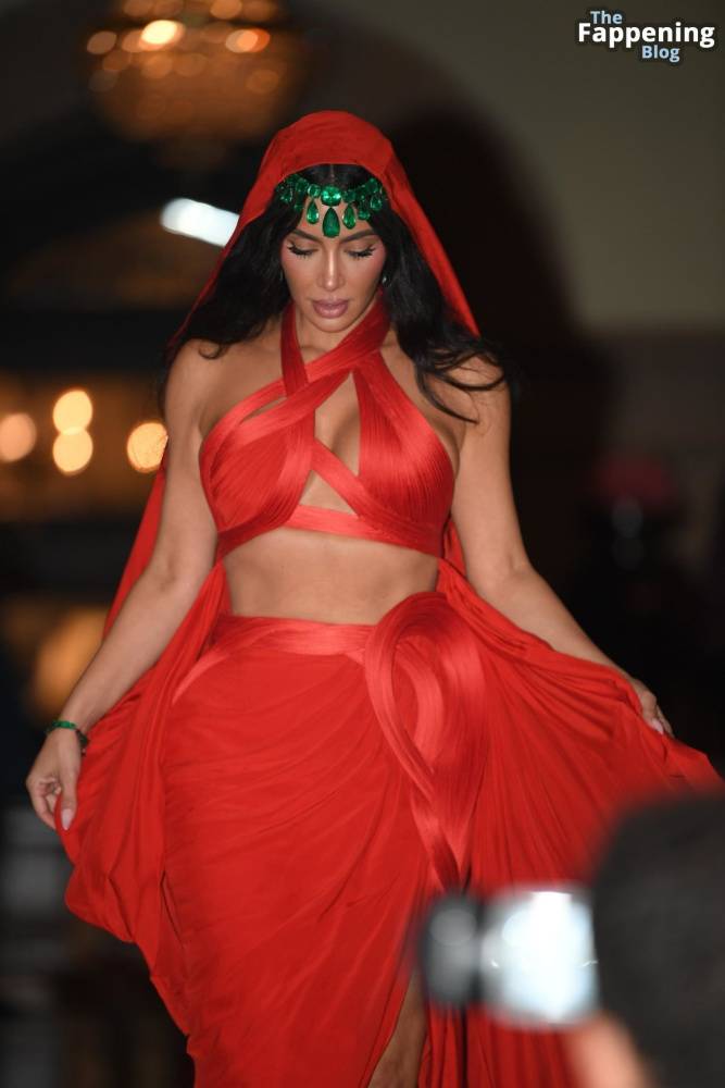 Kim Kardashian Stuns in a Red Dress in Mumbai (33 Photos) - #23