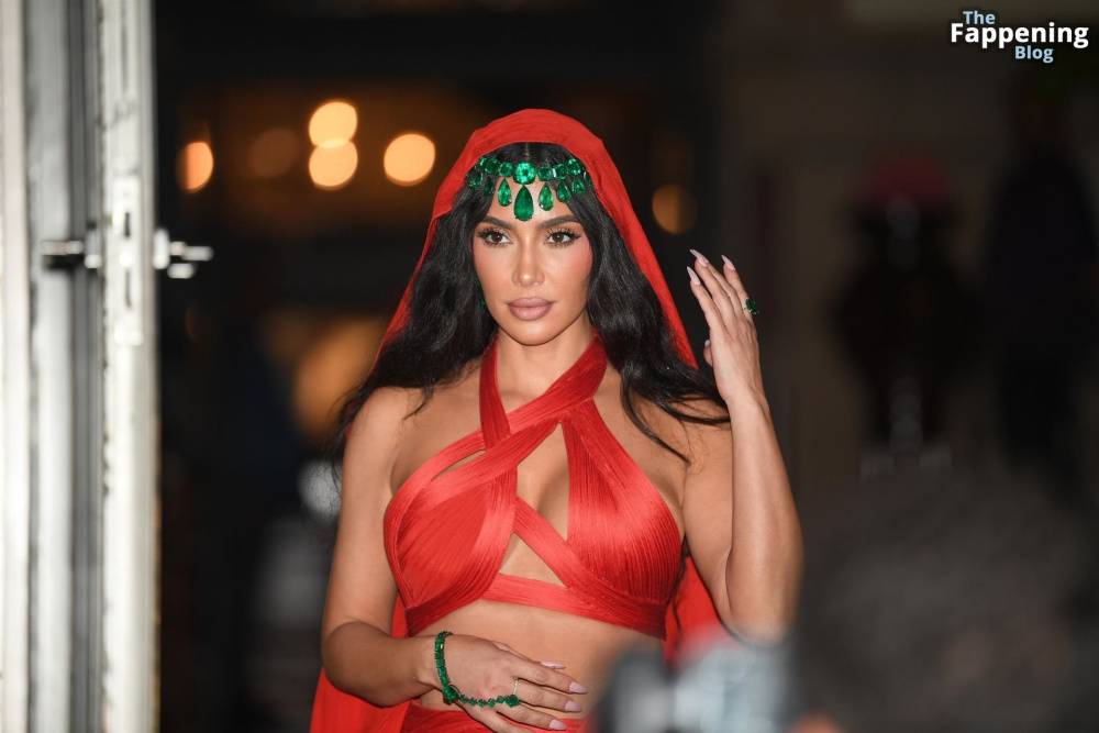 Kim Kardashian Stuns in a Red Dress in Mumbai (33 Photos) - #21