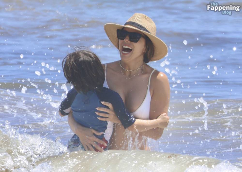 Eva Longoria Shows Off Her Curves as She Enjoys a Family Day at the Beach in Marbella (83 Photos) - #14