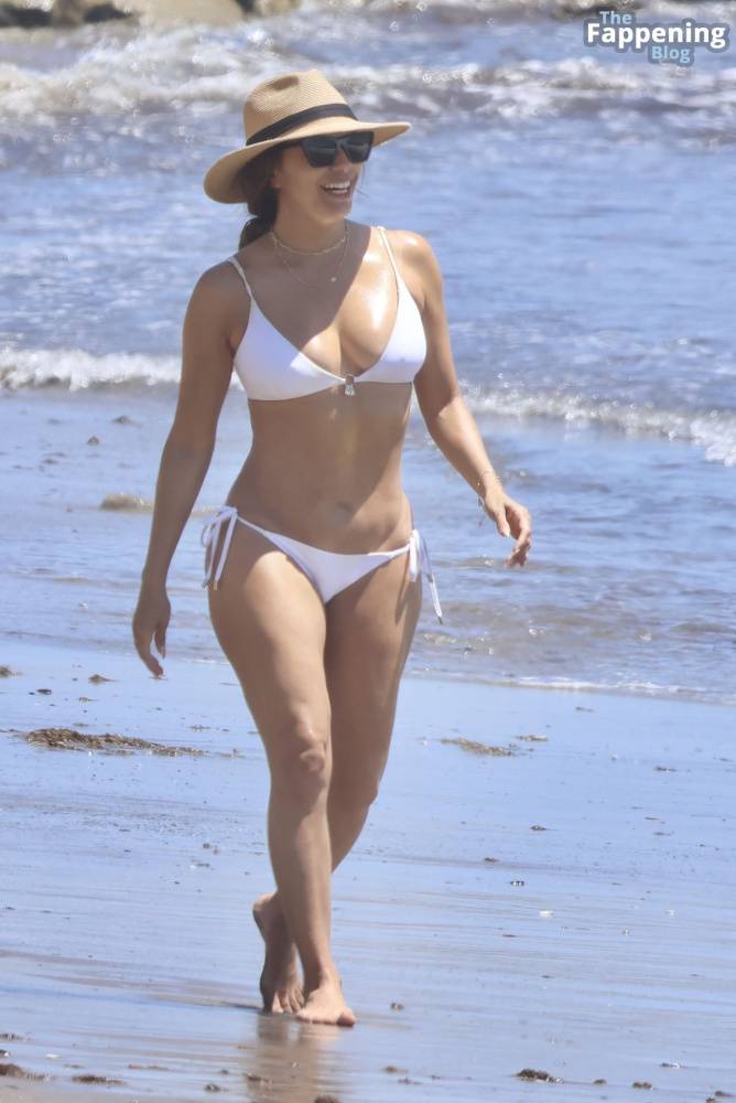 Eva Longoria Shows Off Her Curves as She Enjoys a Family Day at the Beach in Marbella (83 Photos) - #6