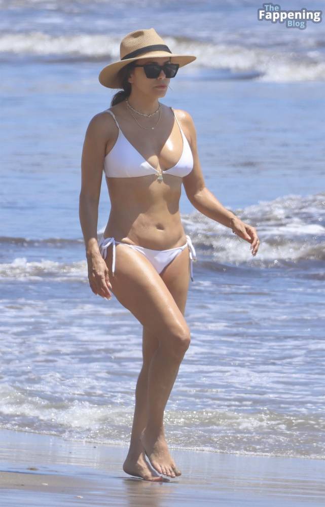 Eva Longoria Shows Off Her Curves as She Enjoys a Family Day at the Beach in Marbella (83 Photos) - #5