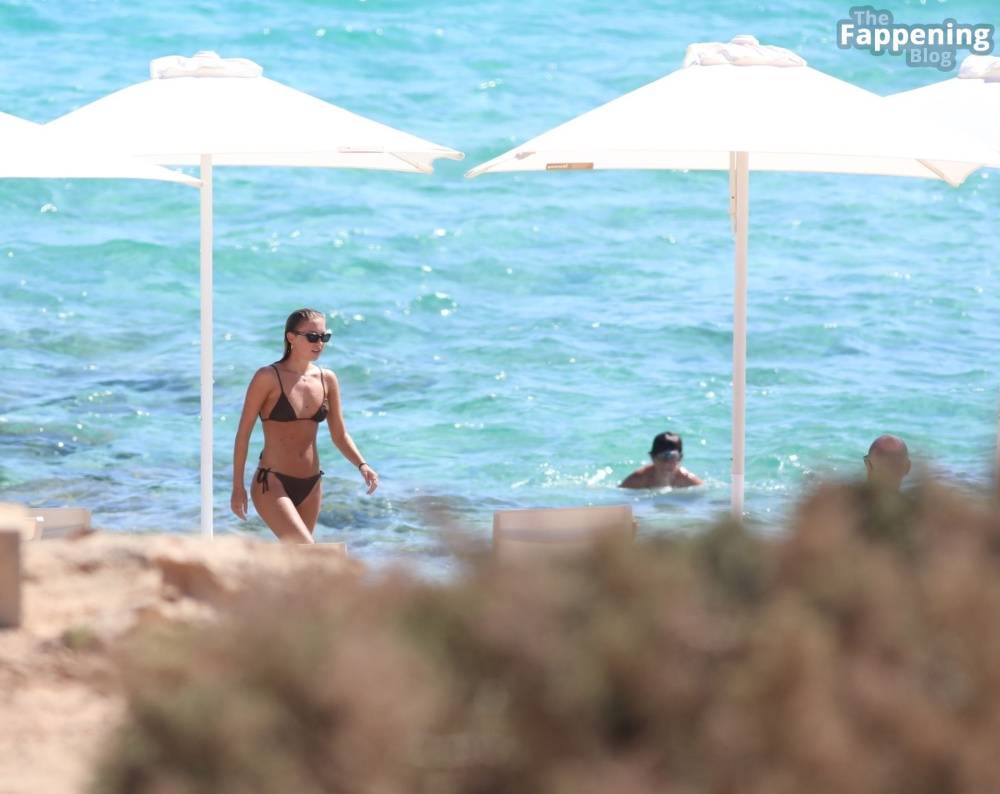 Lila Grace Moss Flaunts Her Sexy Slender Figure in Formentera (65 Photos) - #20