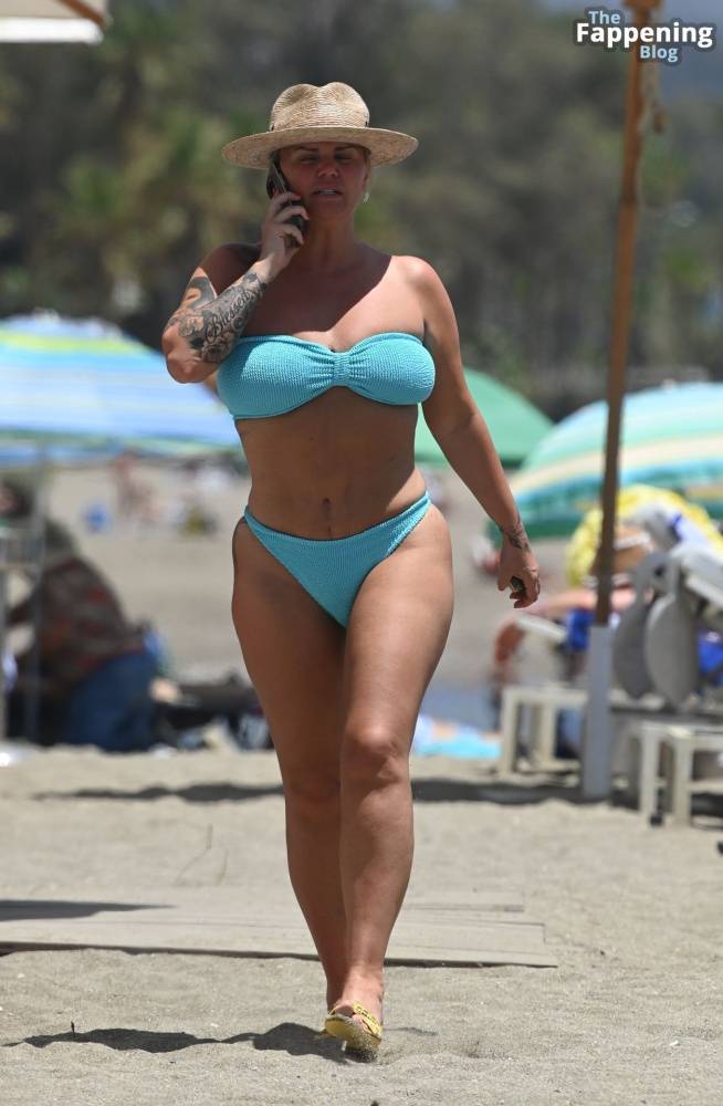 Kerry Katona Flashes Her Nude Boob on the Beach (70 Photos) - #3