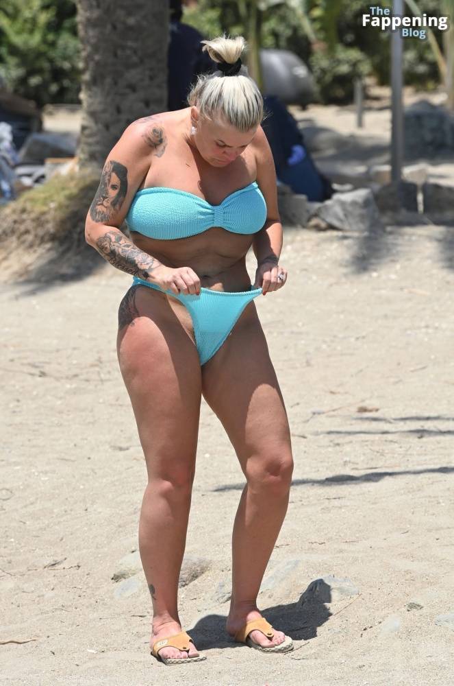 Kerry Katona Flashes Her Nude Boob on the Beach (70 Photos) - #27