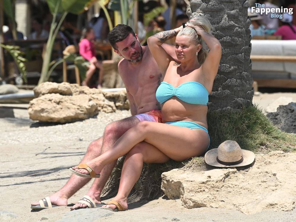 Kerry Katona Flashes Her Nude Boob on the Beach (70 Photos) - #16