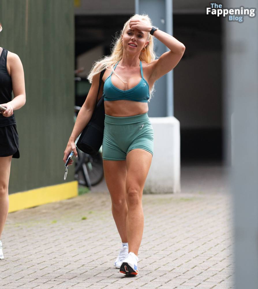 Gabby Allen Flaunts Her Toned Body While Out in Hackney Wick (20 Photos) - #14