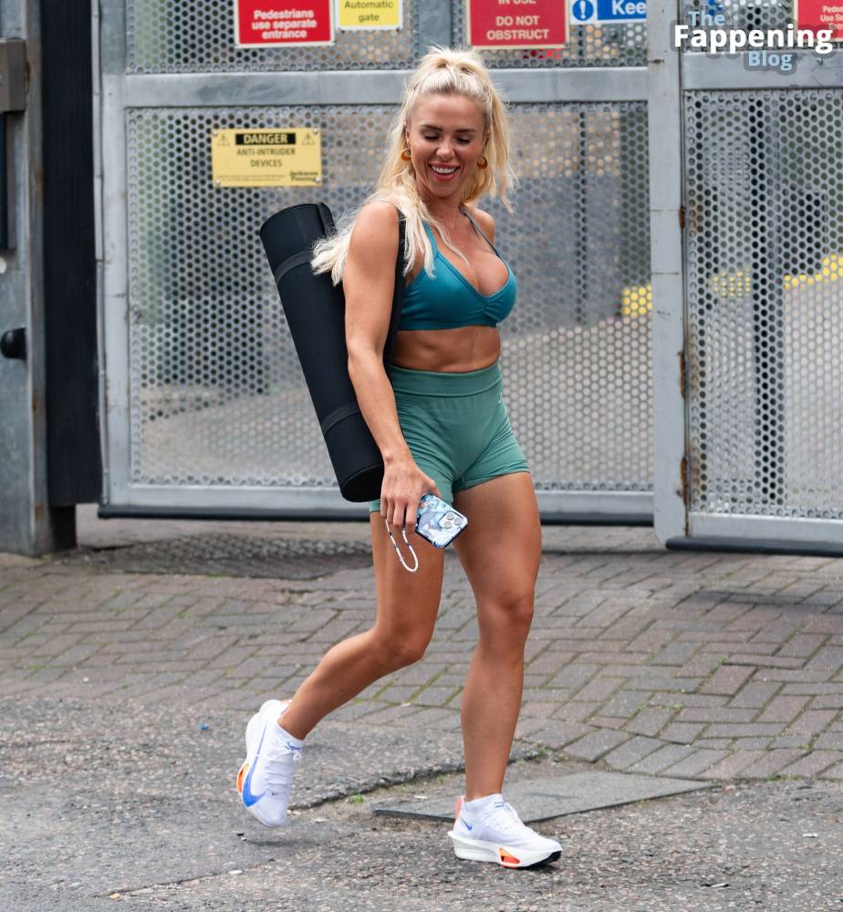 Gabby Allen Flaunts Her Toned Body While Out in Hackney Wick (20 Photos) - #17