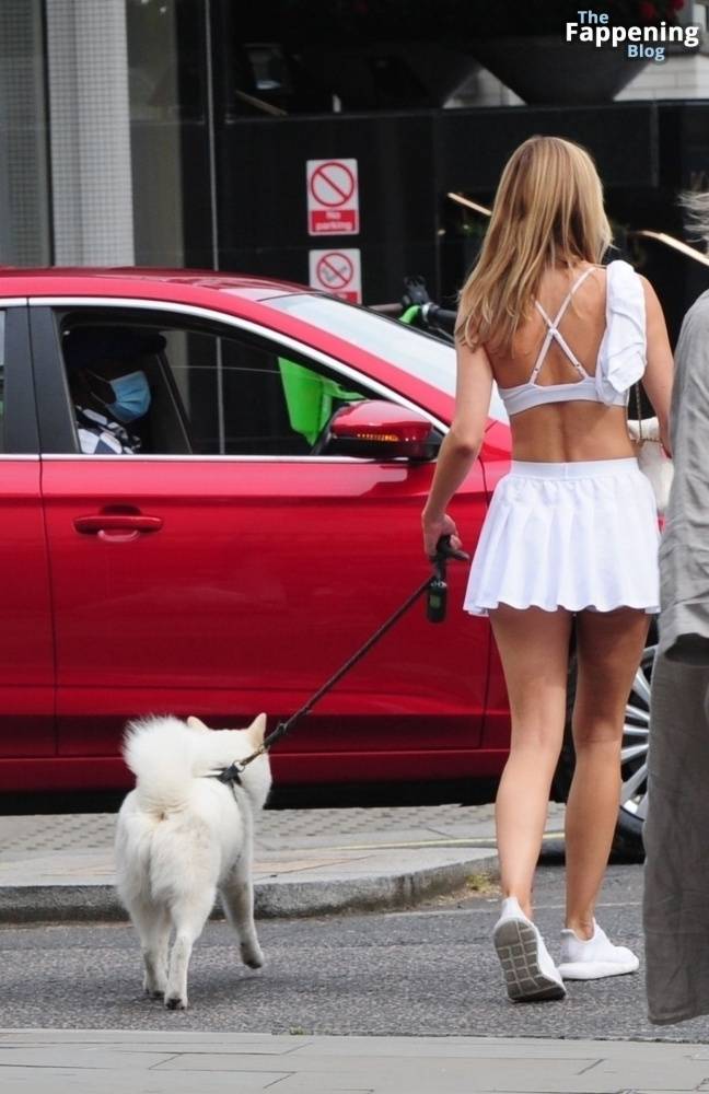 Kimberley Garner Looks Sexy in a White Outfit While Out with Friends in Chelsea (30 Photos) - #28