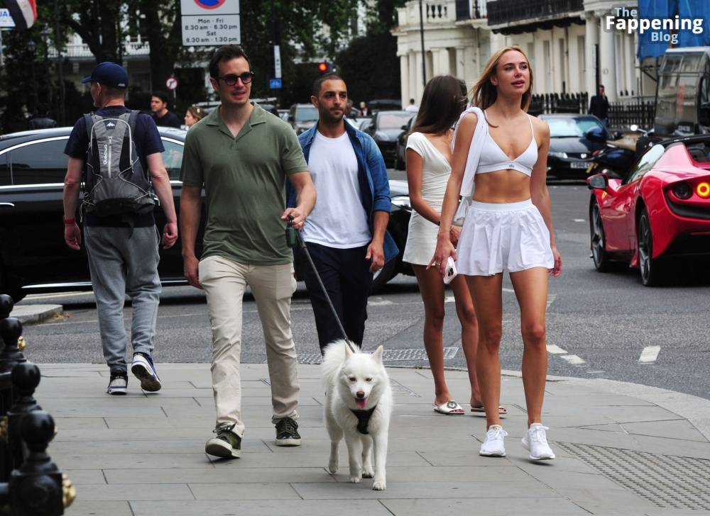 Kimberley Garner Looks Sexy in a White Outfit While Out with Friends in Chelsea (30 Photos) - #18