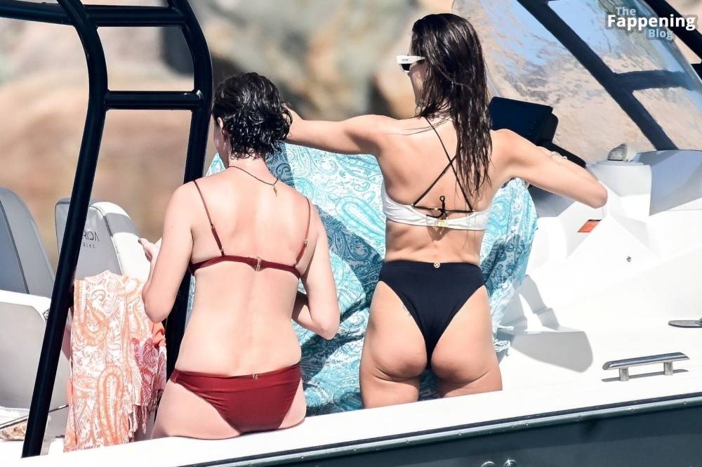 Alessandra Ambrosio Shows Off Her Sexy Bikini Body in Florianopolis (23 Photos) - #7