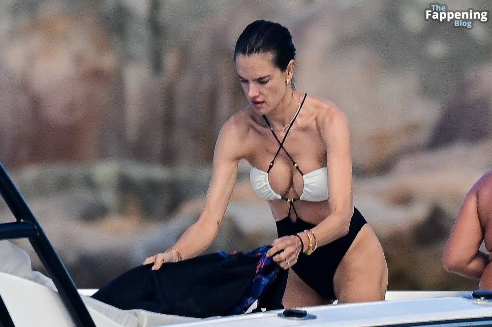 Alessandra Ambrosio Shows Off Her Sexy Bikini Body in Florianopolis (23 Photos) - #14