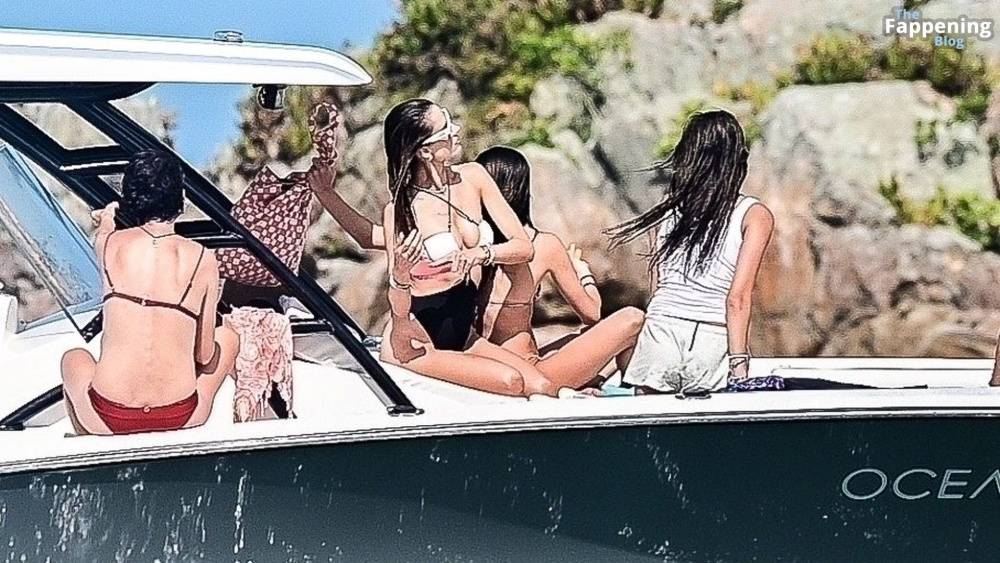 Alessandra Ambrosio Shows Off Her Sexy Bikini Body in Florianopolis (23 Photos) - #4