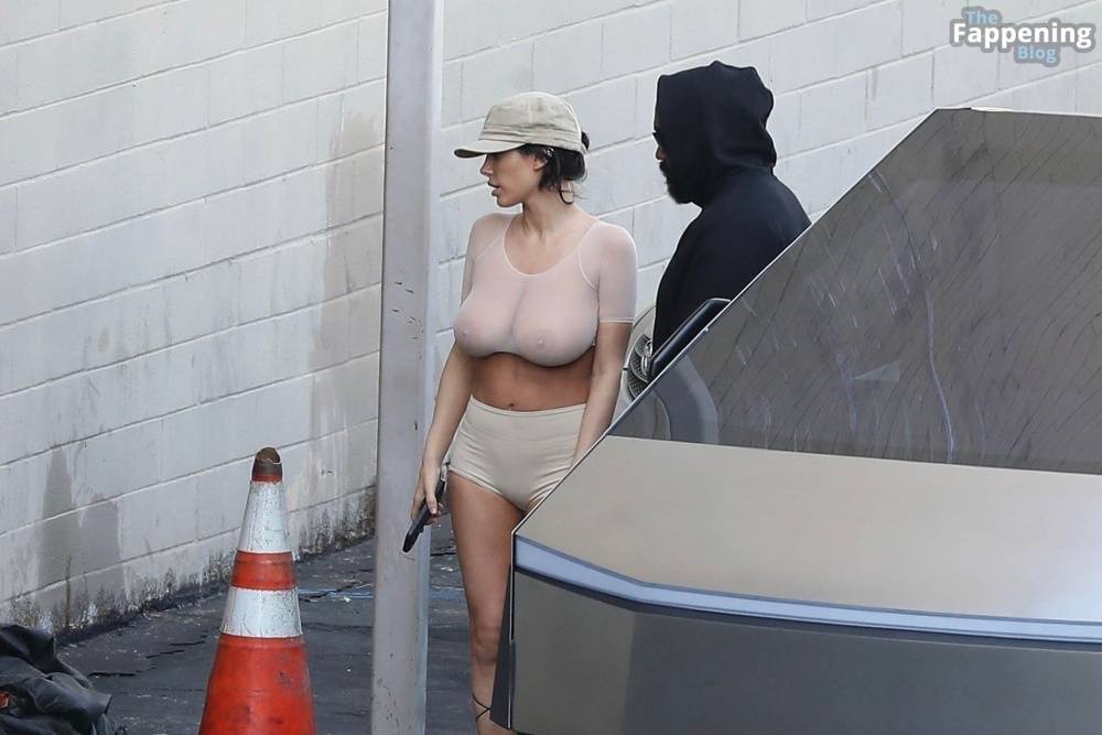 Bianca Censori Shows Off Her Nude Boobs in LA (78 Photos) - #13