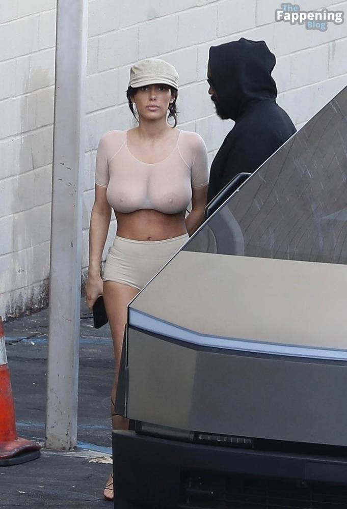 Bianca Censori Shows Off Her Nude Boobs in LA (78 Photos) - #16