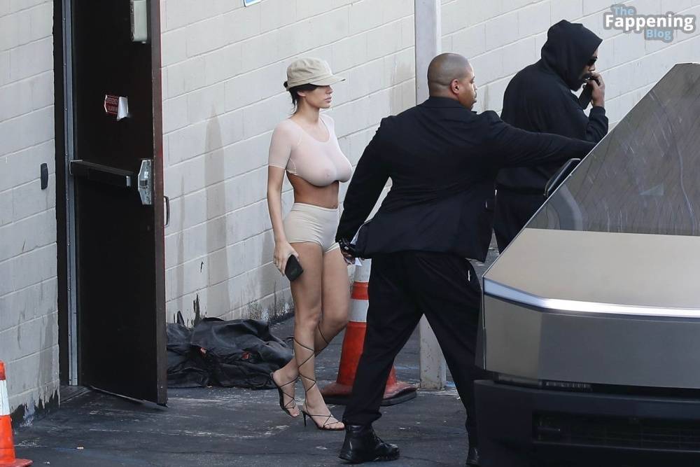 Bianca Censori Shows Off Her Nude Boobs in LA (78 Photos) - #4