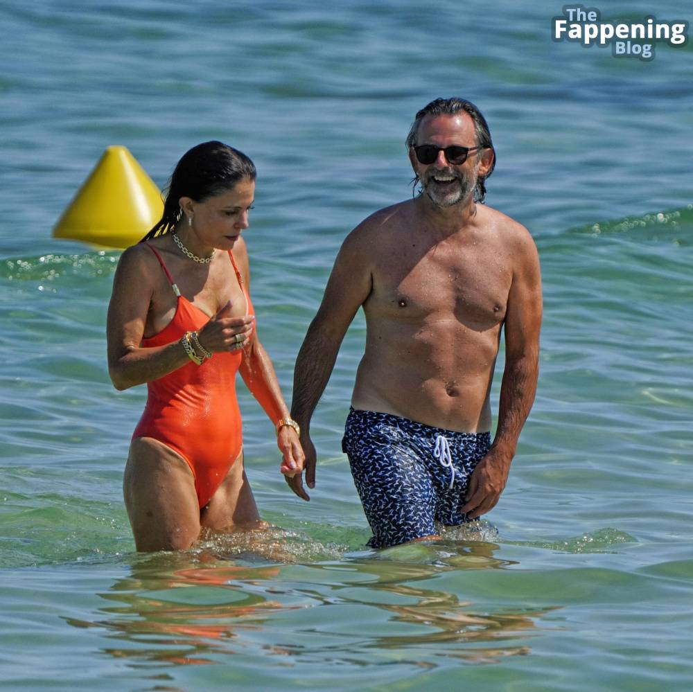 Bethenny Frankel Shows Off Her Sexy Boobs in a Swimsuit on the Beach in Saint Tropez (27 Photos) - #20