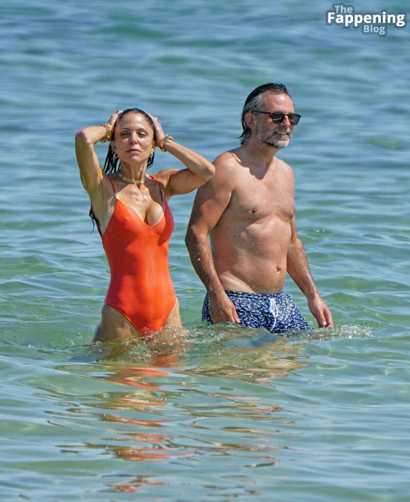 Bethenny Frankel Shows Off Her Sexy Boobs in a Swimsuit on the Beach in Saint Tropez (27 Photos) - #3