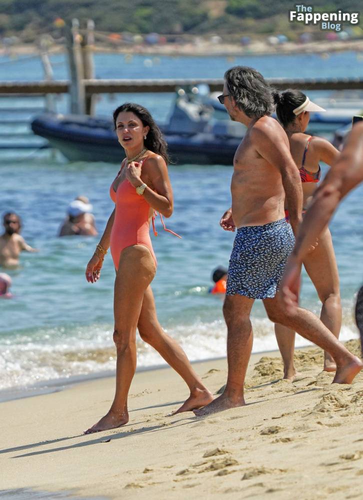 Bethenny Frankel Shows Off Her Sexy Boobs in a Swimsuit on the Beach in Saint Tropez (27 Photos) - #4