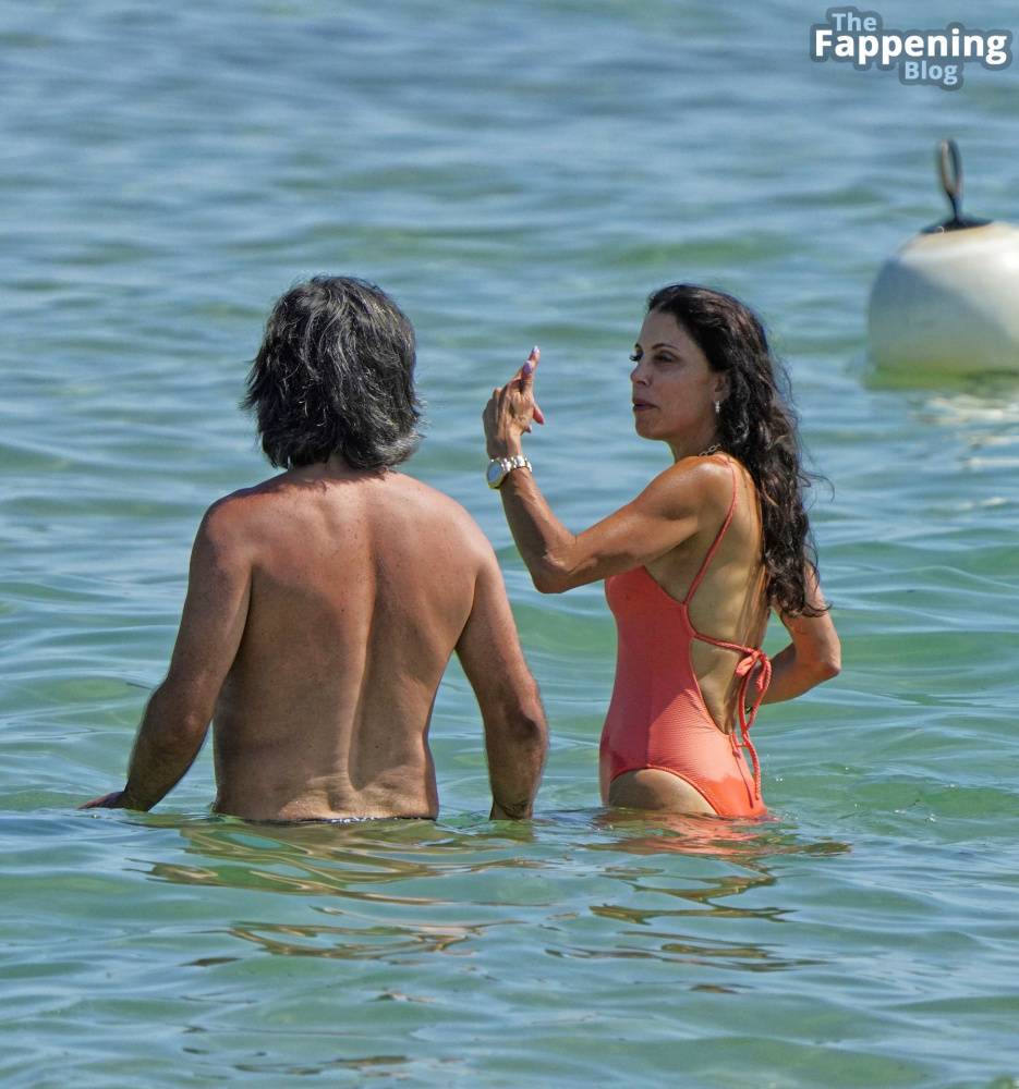 Bethenny Frankel Shows Off Her Sexy Boobs in a Swimsuit on the Beach in Saint Tropez (27 Photos) - #11