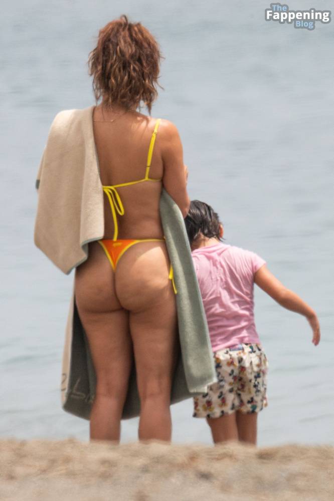 Eva Longoria Displays Her Sexy Booty on the Beach in Marbella (28 Photos) - #9