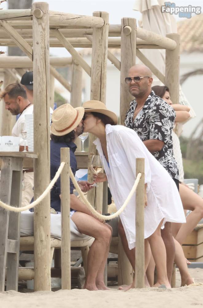 Eva Longoria Enjoys a Glass of Wine in the Sun while on the Beach in Marbella (111 Photos) - #9