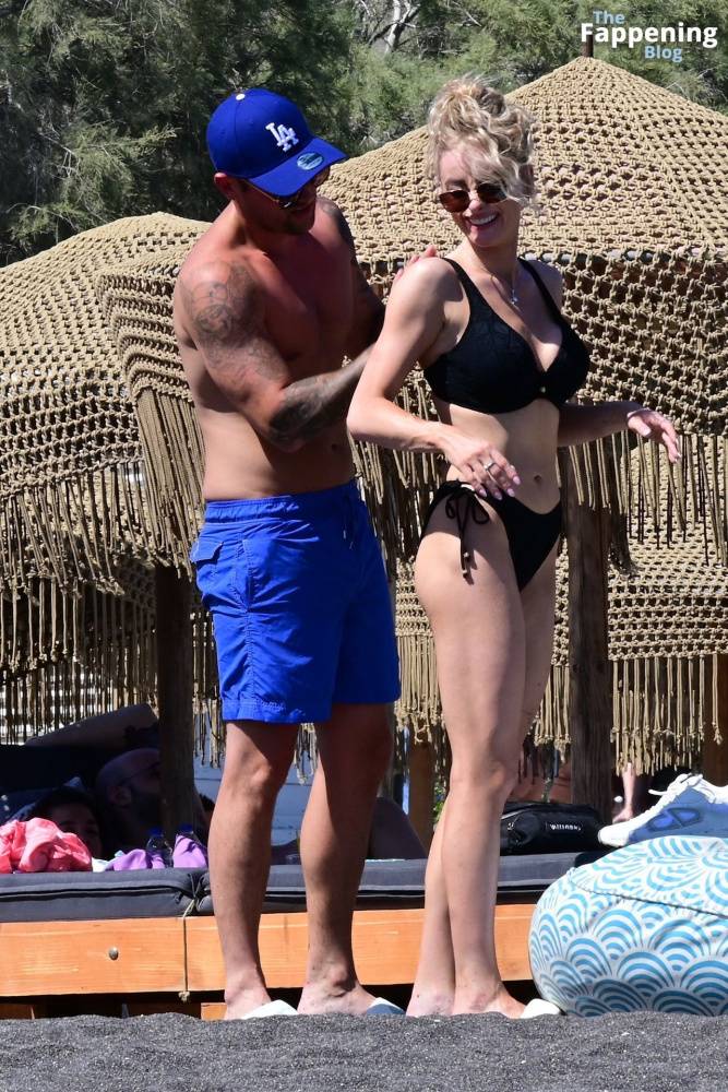 Katie McGlynn Stuns in a Black Bikini as She Hits the Beach in Santorini (29 Photos) - #8