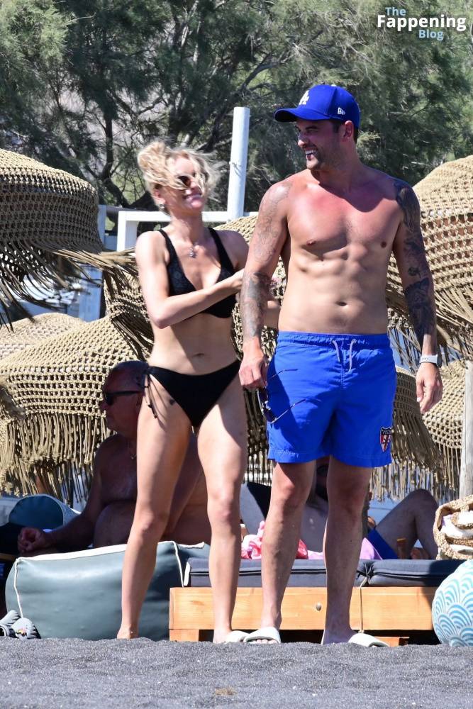 Katie McGlynn Stuns in a Black Bikini as She Hits the Beach in Santorini (29 Photos) - #18