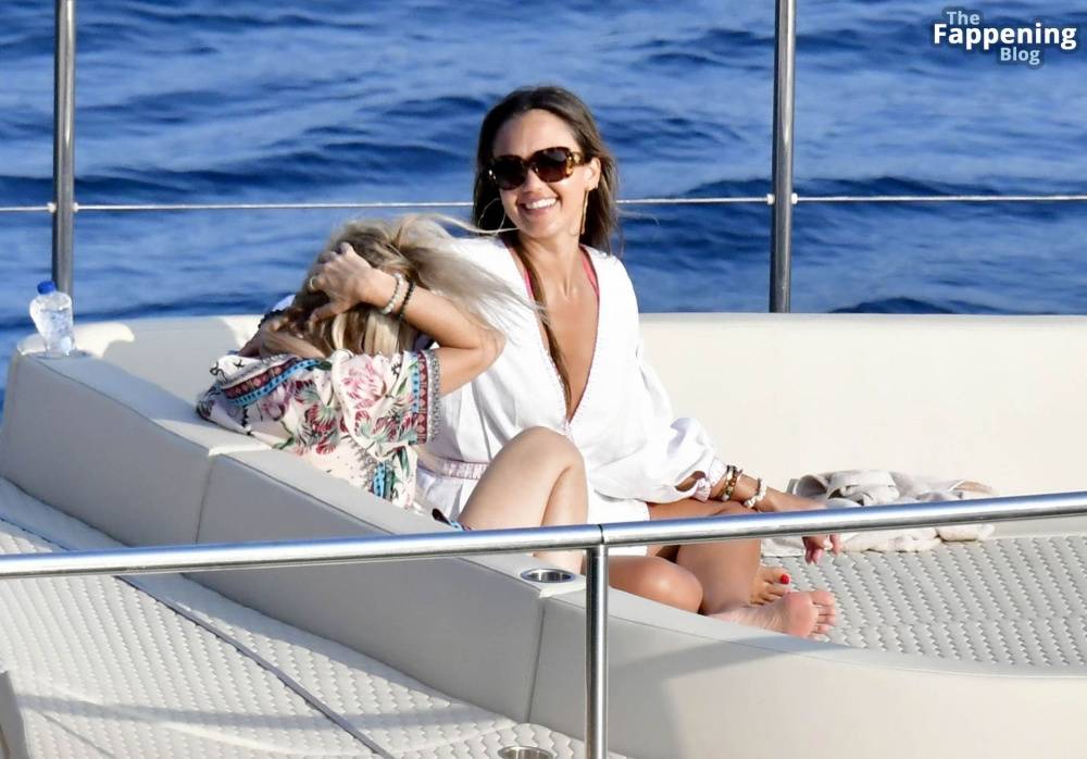 Jessica Alba Enjoys Her Family Vacation in Mykonos (68 Photos) - #11