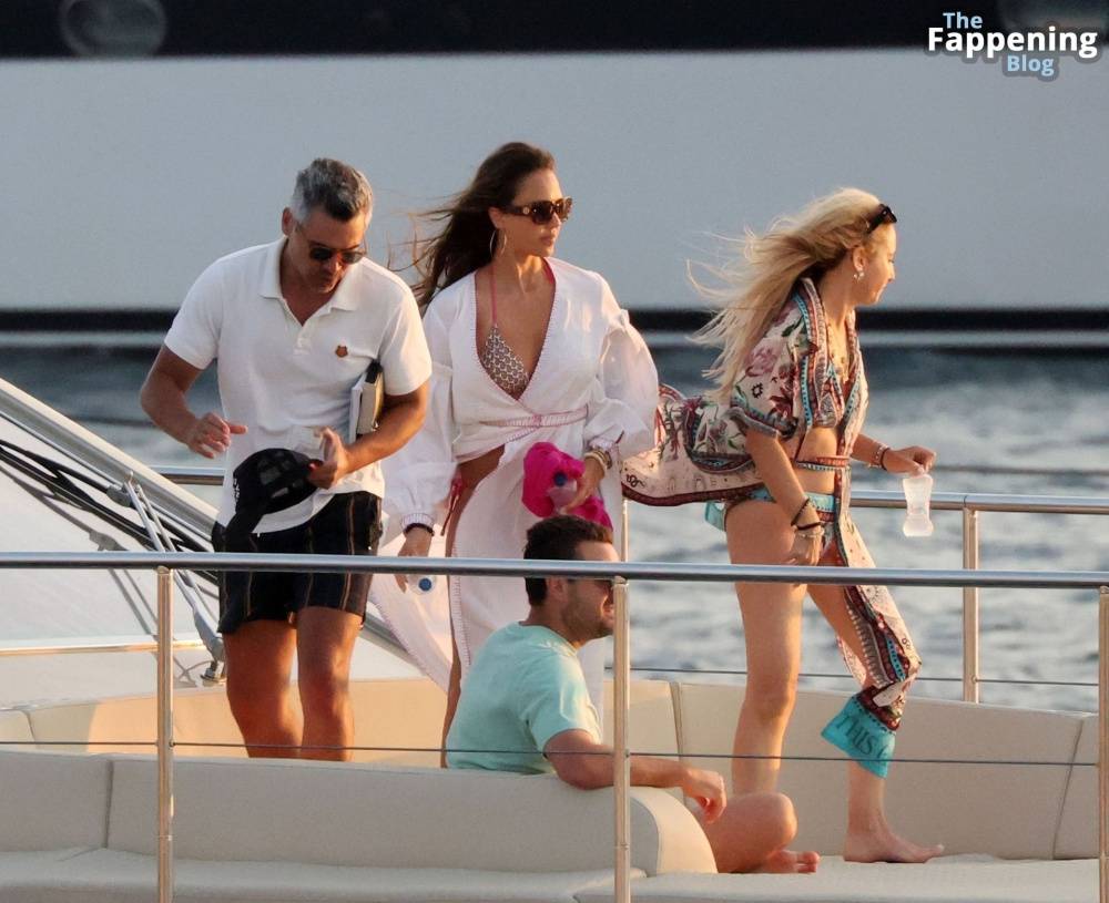 Jessica Alba Enjoys Her Family Vacation in Mykonos (68 Photos) - #24