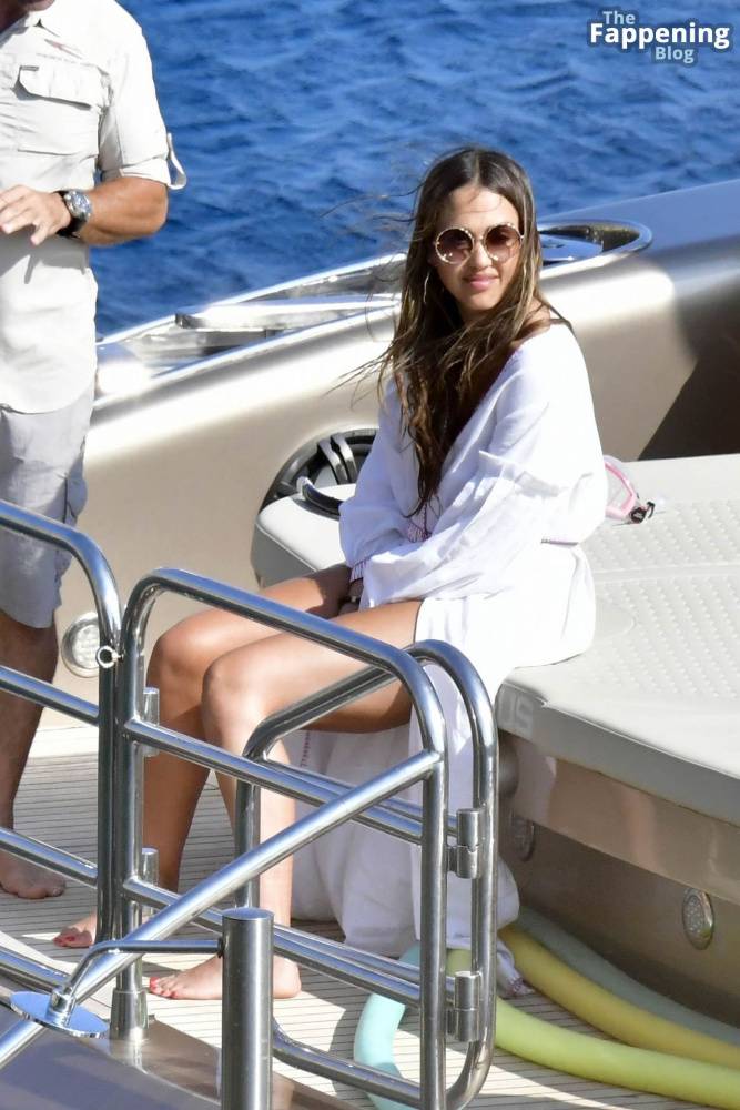 Jessica Alba Enjoys Her Family Vacation in Mykonos (68 Photos) - #6