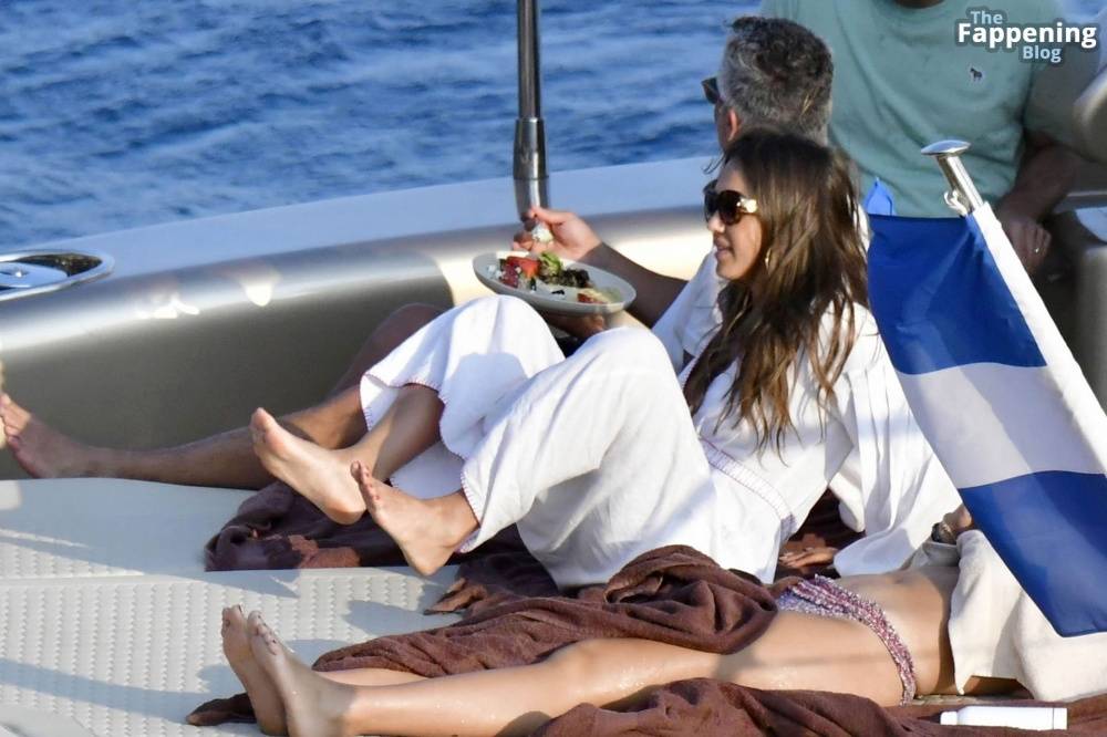 Jessica Alba Enjoys Her Family Vacation in Mykonos (68 Photos) - #13