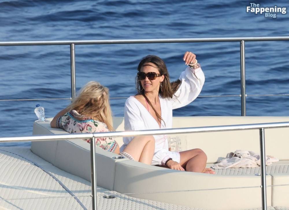 Jessica Alba Enjoys Her Family Vacation in Mykonos (68 Photos) - #28