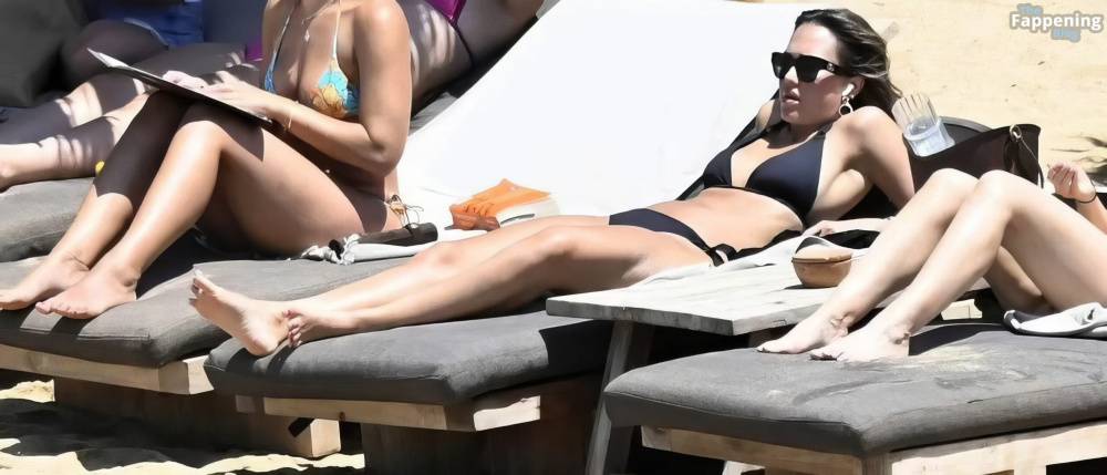 Jessica Alba Looks Sexy in a Black Bikini (15 Photos) - #11