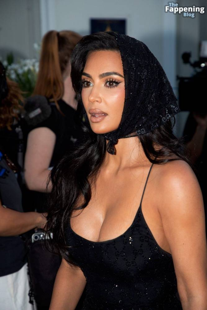 Kim Kardashian Shows Off Her Assets at Andrea Bocelli’s Concert (14 Photos) - #1