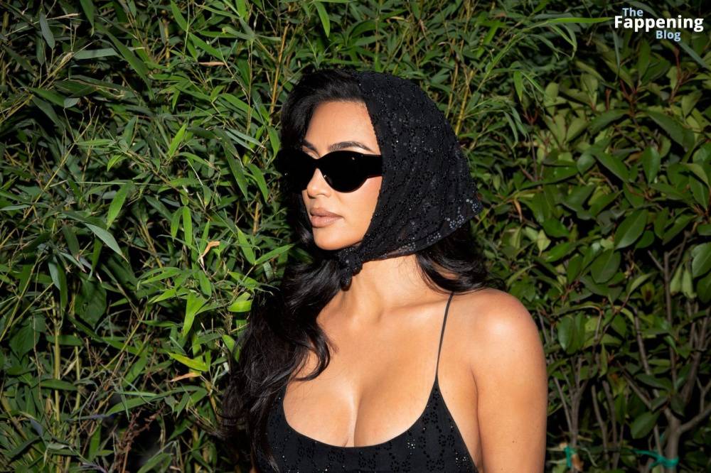 Kim Kardashian Shows Off Her Assets at Andrea Bocelli’s Concert (14 Photos) - #11