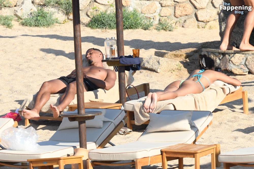 Sandra Shehab & William Saliba Take a Break in Sardinia (66 Photos) - #16