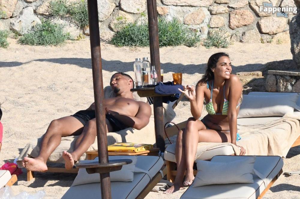 Sandra Shehab & William Saliba Take a Break in Sardinia (66 Photos) - #12